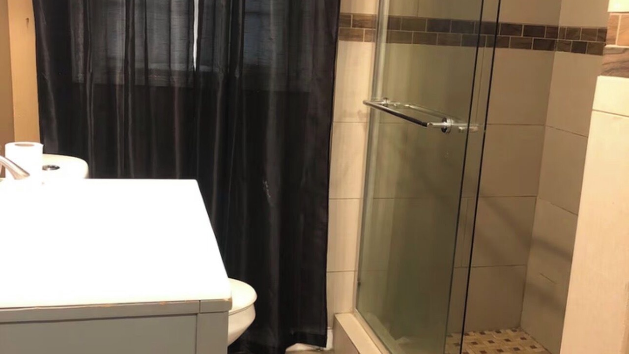 Photo of Bathroom in Belvedere Park