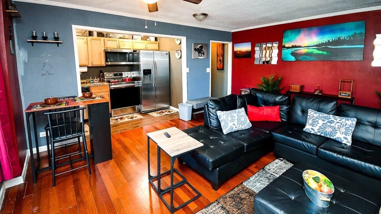 Photo of Livingroom in Fairlie-Poplar Historic District