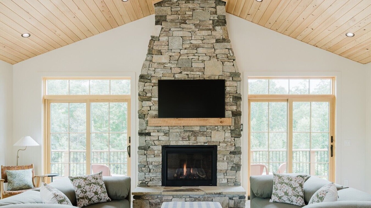 Photo of Livingroom in Old Fort