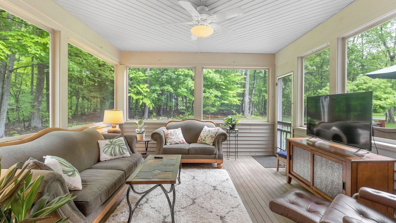 Photo of Livingroom in Greenfield Center