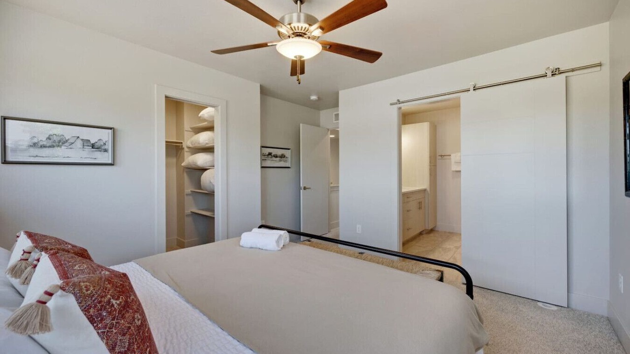 Photo of Bedroom in Old Town North