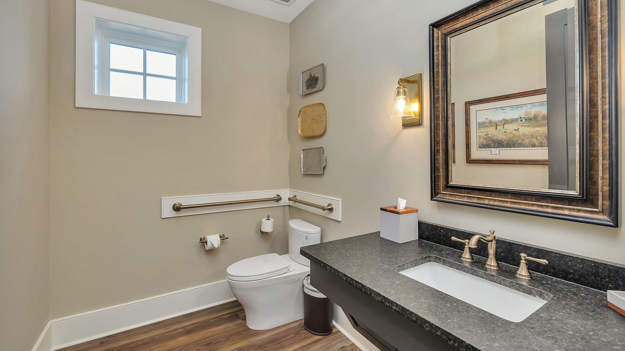 Photo of Bathroom in Nahunta