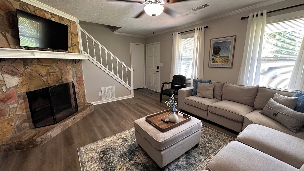 Photo of Livingroom in Lawrenceville