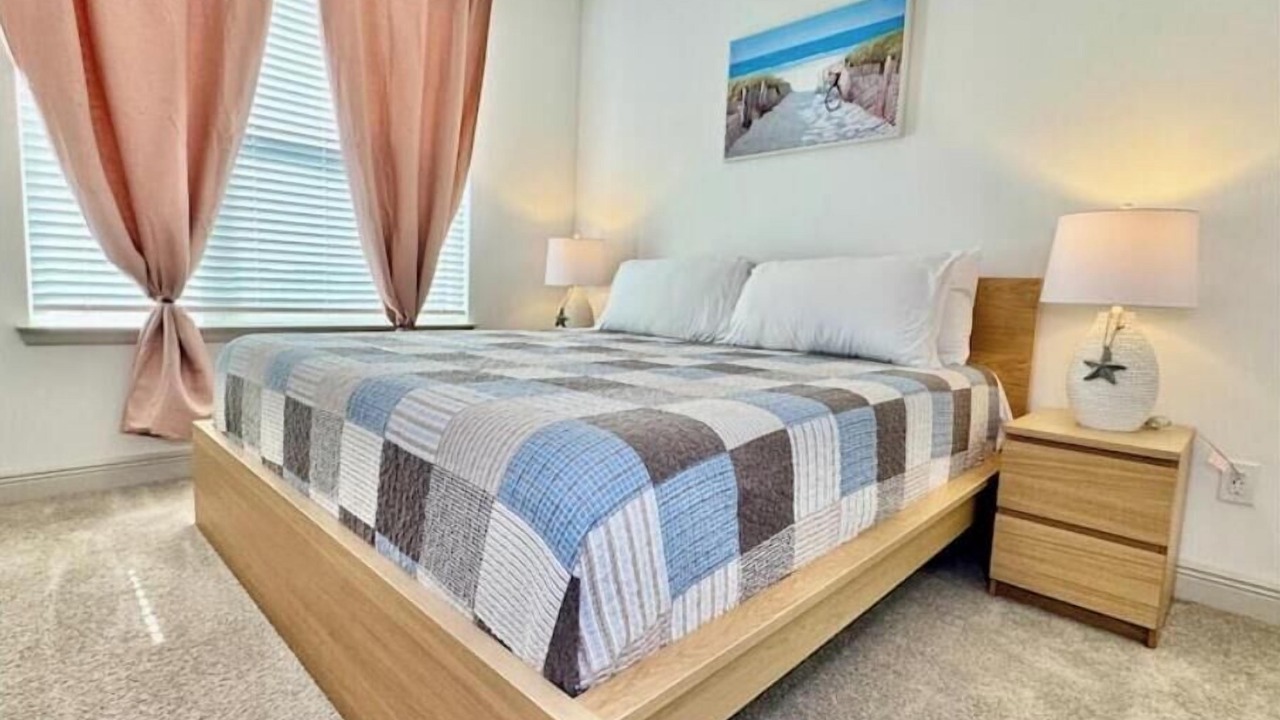 Photo of Bedroom in Deerwood
