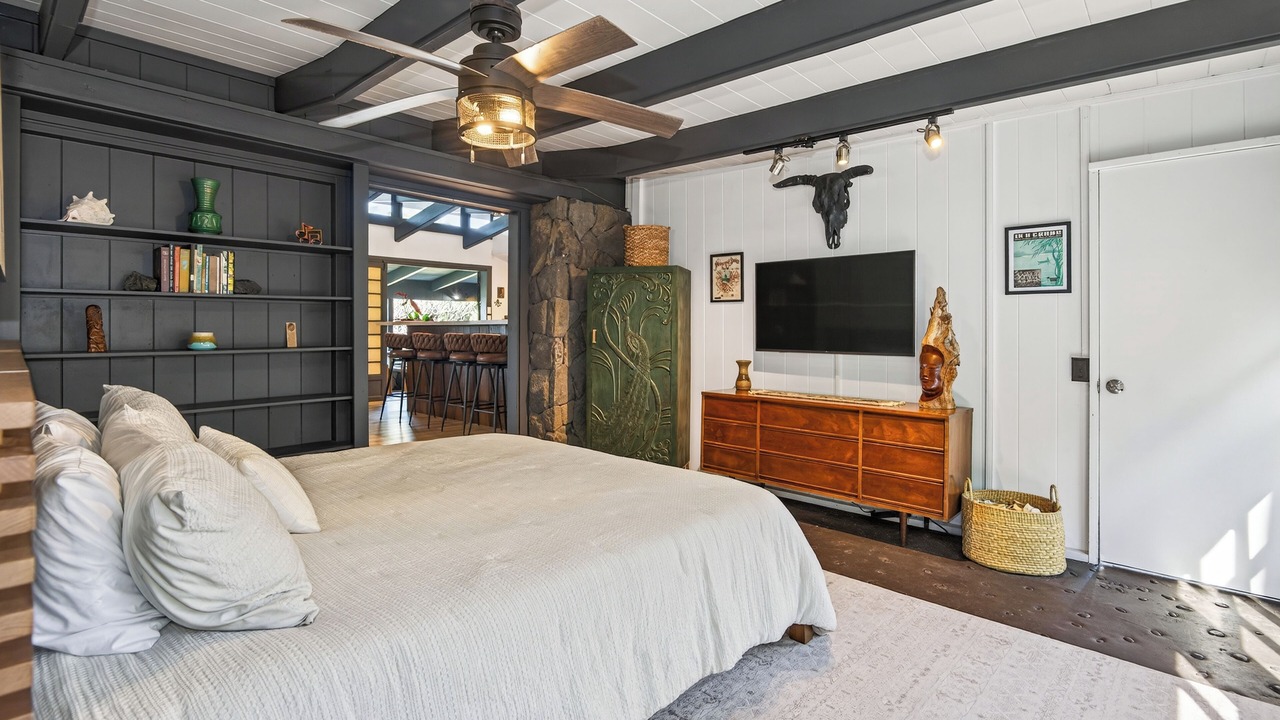 Photo of Bedroom in Kahaluu Bay