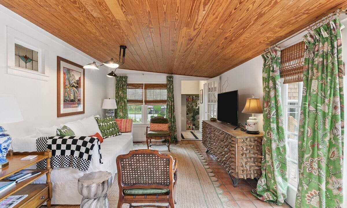 Photo of Livingroom in Saint Simons Heights