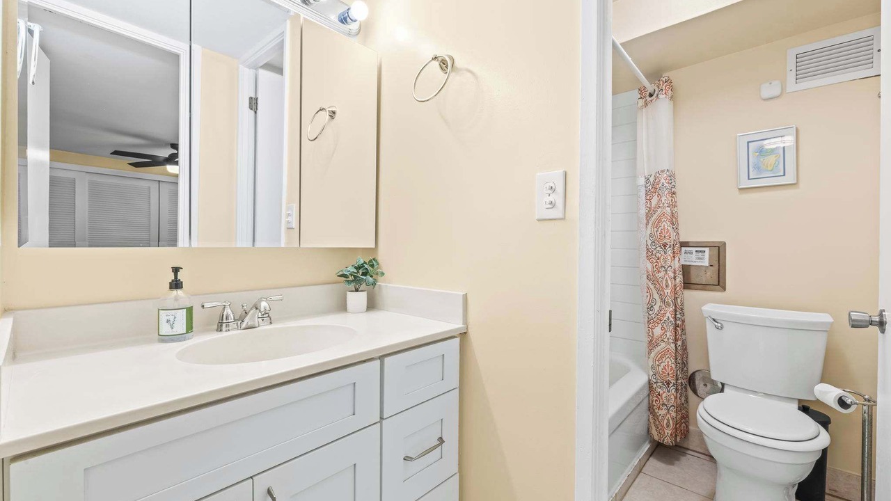Photo of Bathroom in Punaluu