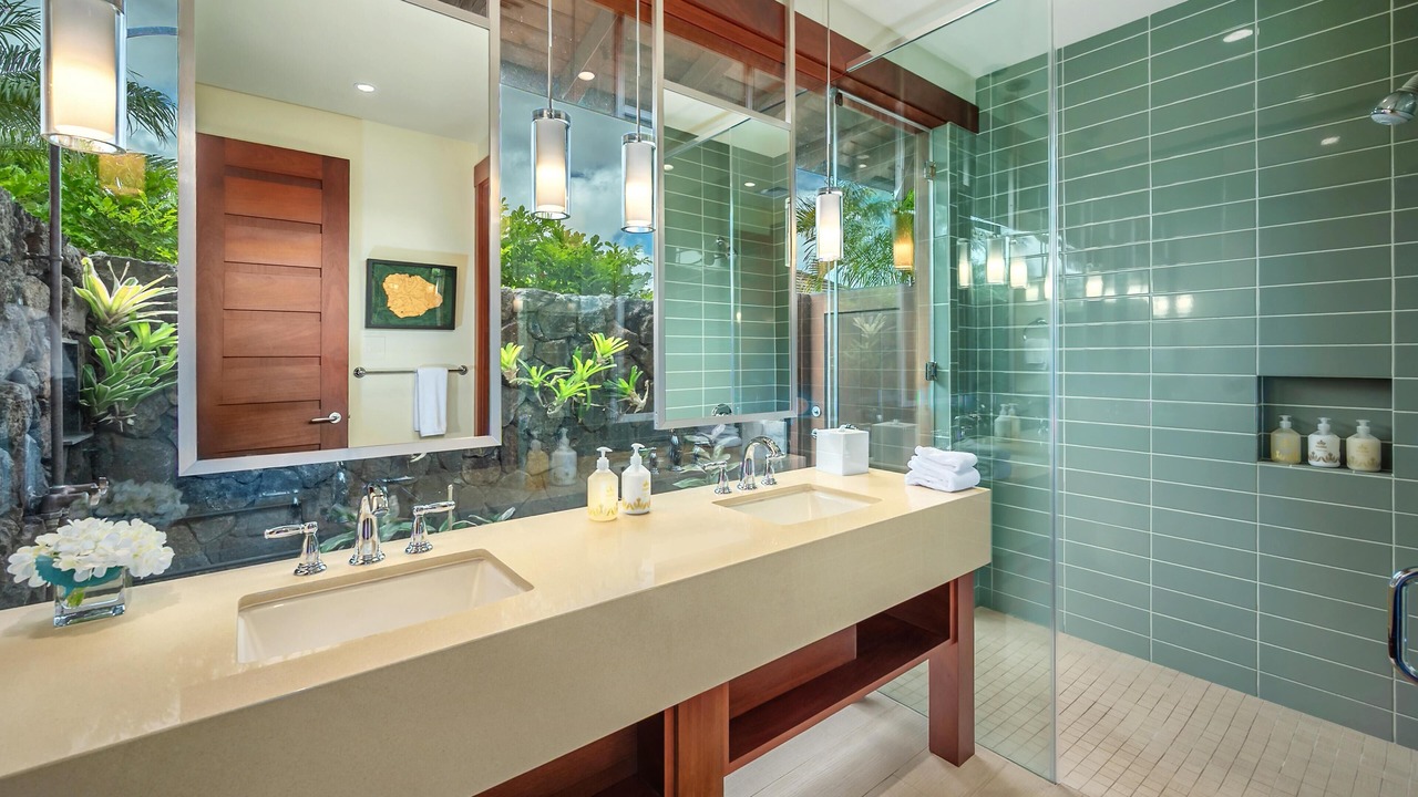 Photo of Bathroom in Poipu