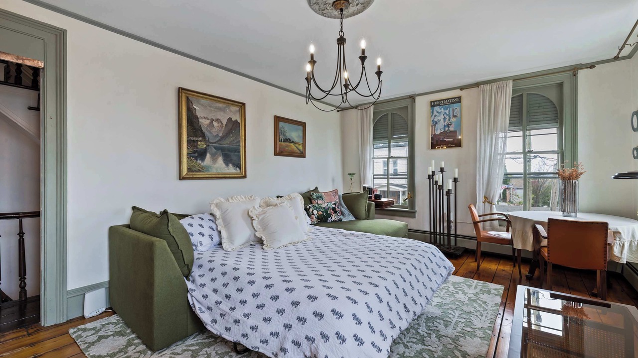 Photo of Bedroom in Hudson