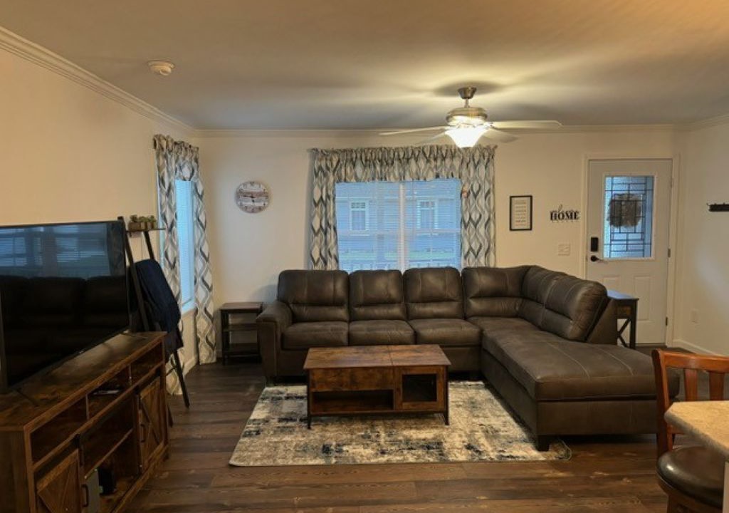 Photo of Livingroom in Town of Milo