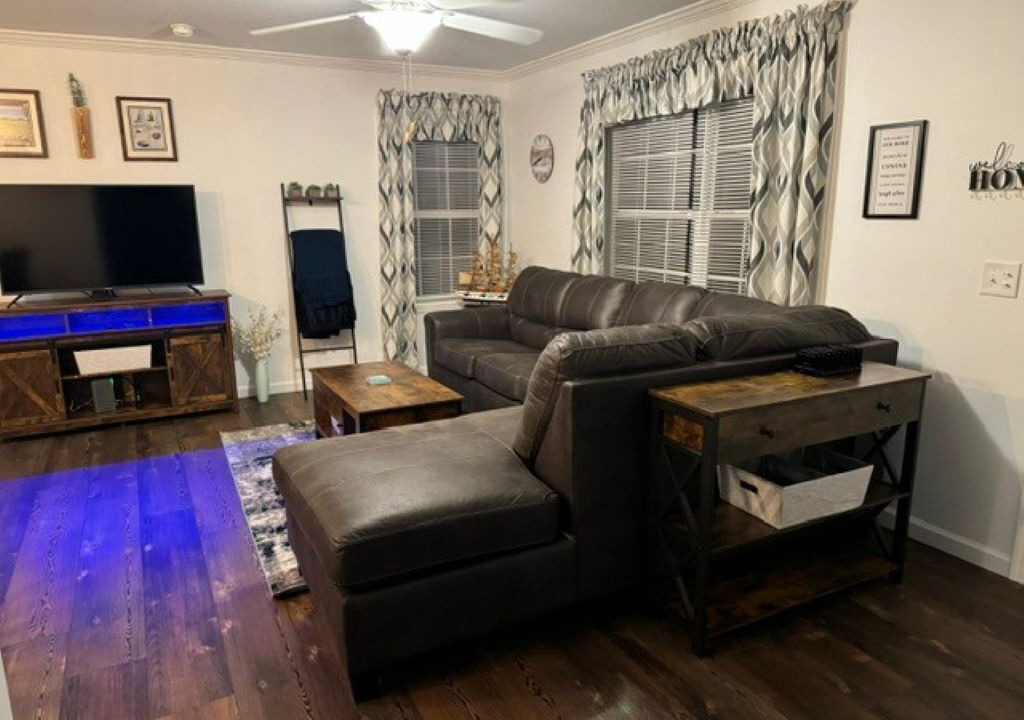 Photo of Livingroom in Town of Milo