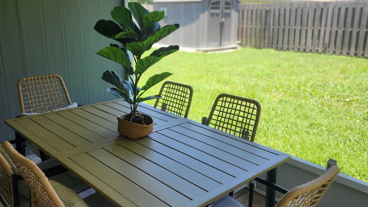 Photo of Outdoor in Sandalwood