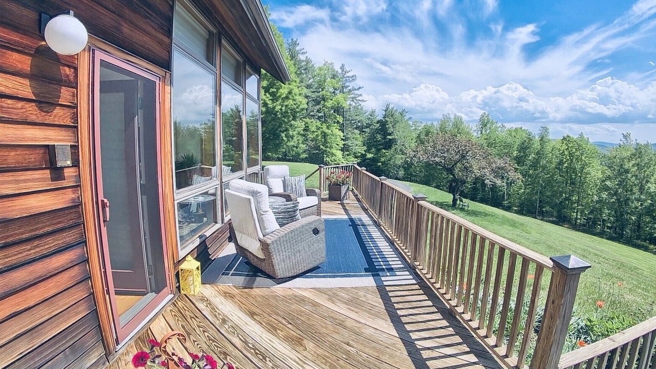 Photo of Patio Balcony in New Lebanon