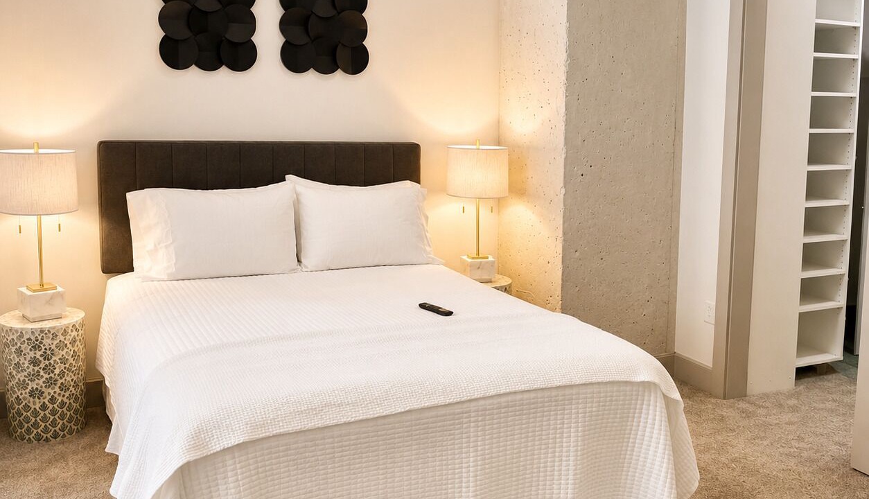Photo of Bedroom in Peachtree Center