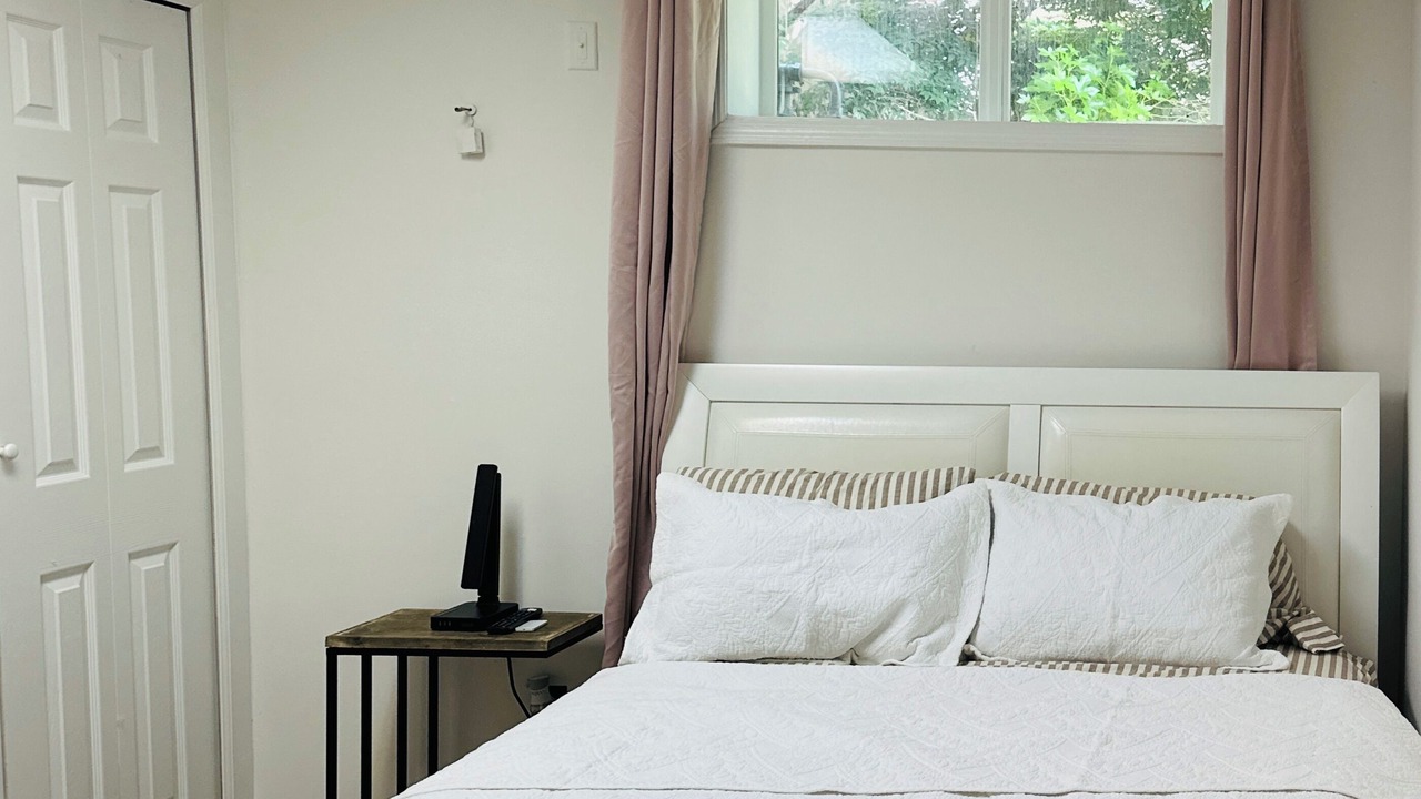 Photo of Bedroom in Lawrenceville