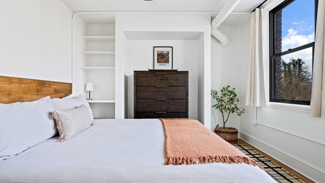 Photo of Bedroom in Charlotte Street