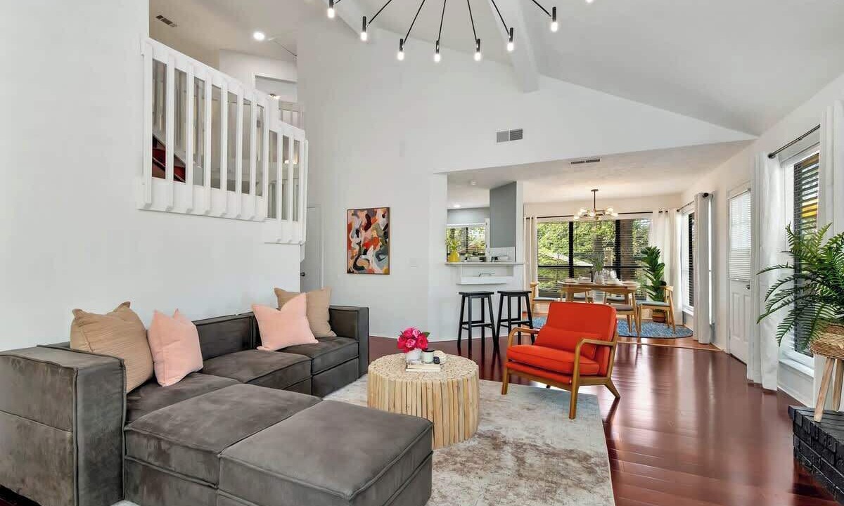 Photo of Livingroom in Lawrenceville