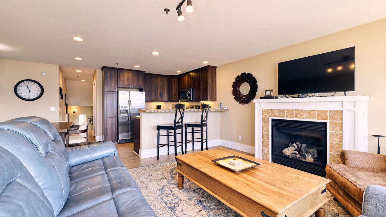 Photo of Livingroom in Homer