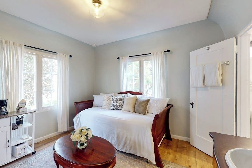 Photo of Bedroom in East Beach