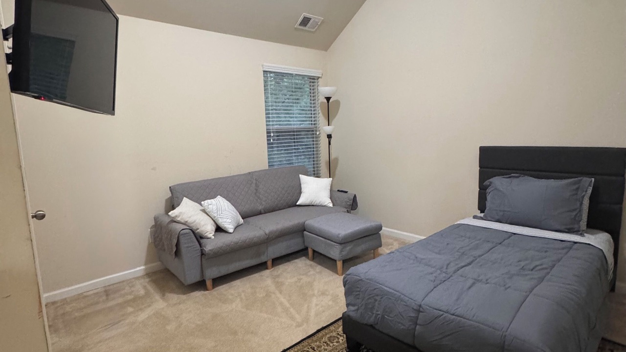 Photo of Bedroom in Cliftondale