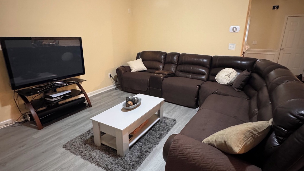Photo of Livingroom in Cliftondale