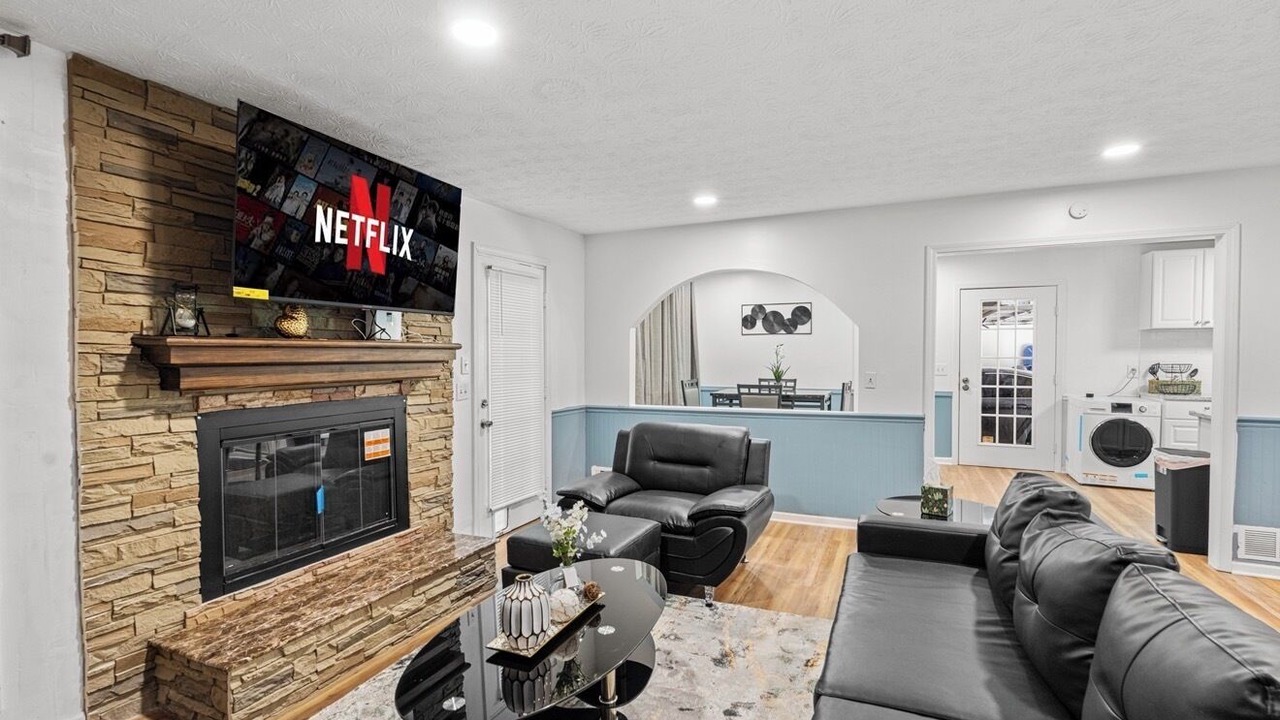 Photo of Livingroom in Lawrenceville