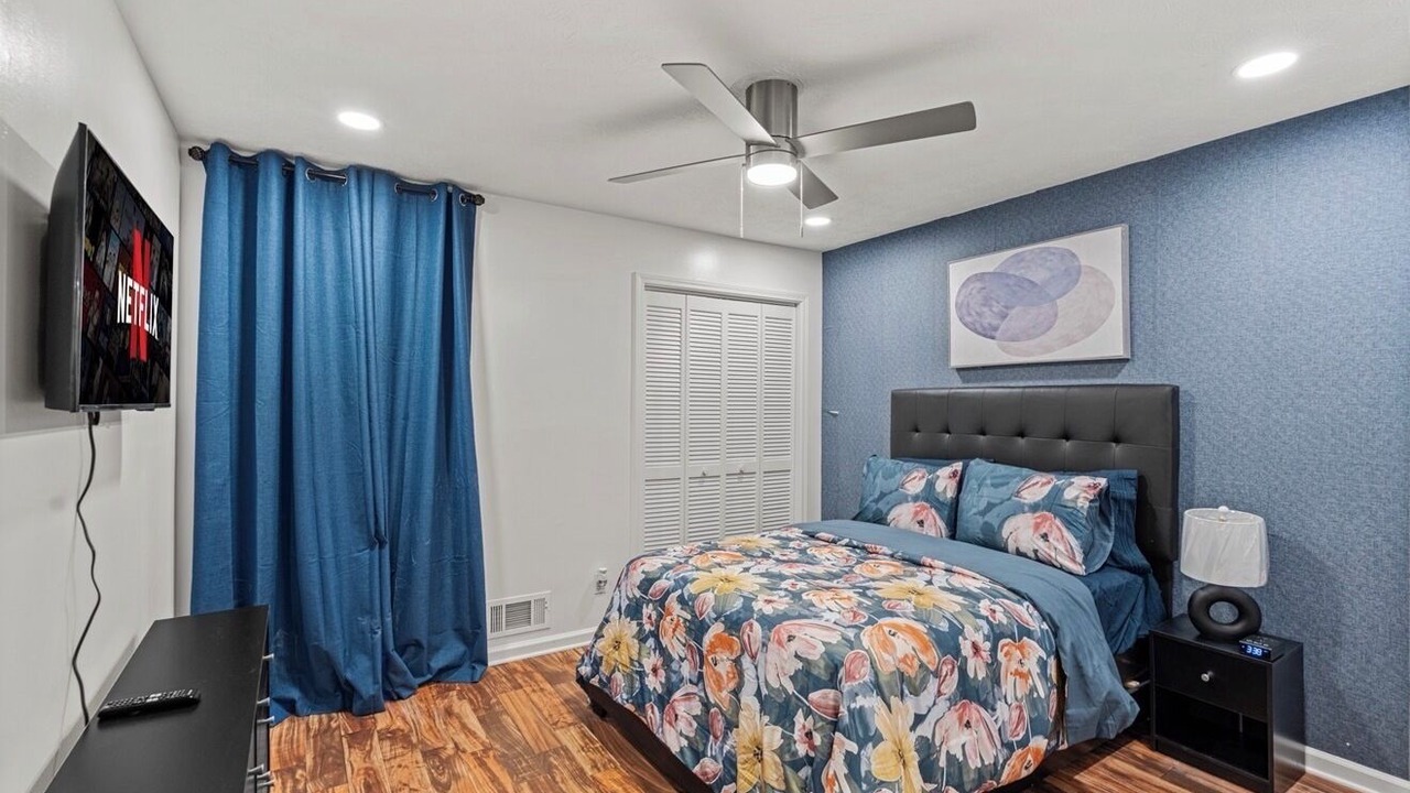 Photo of Bedroom in Lawrenceville