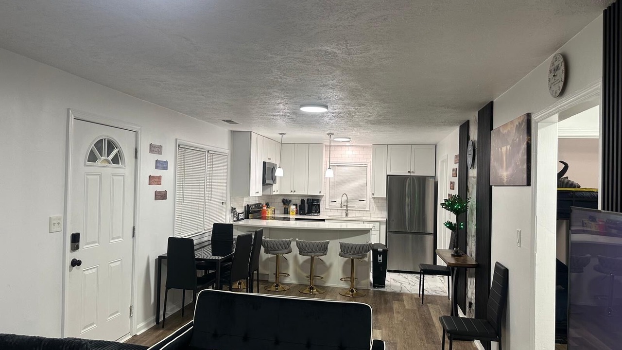 Photo of Livingroom in Tucker