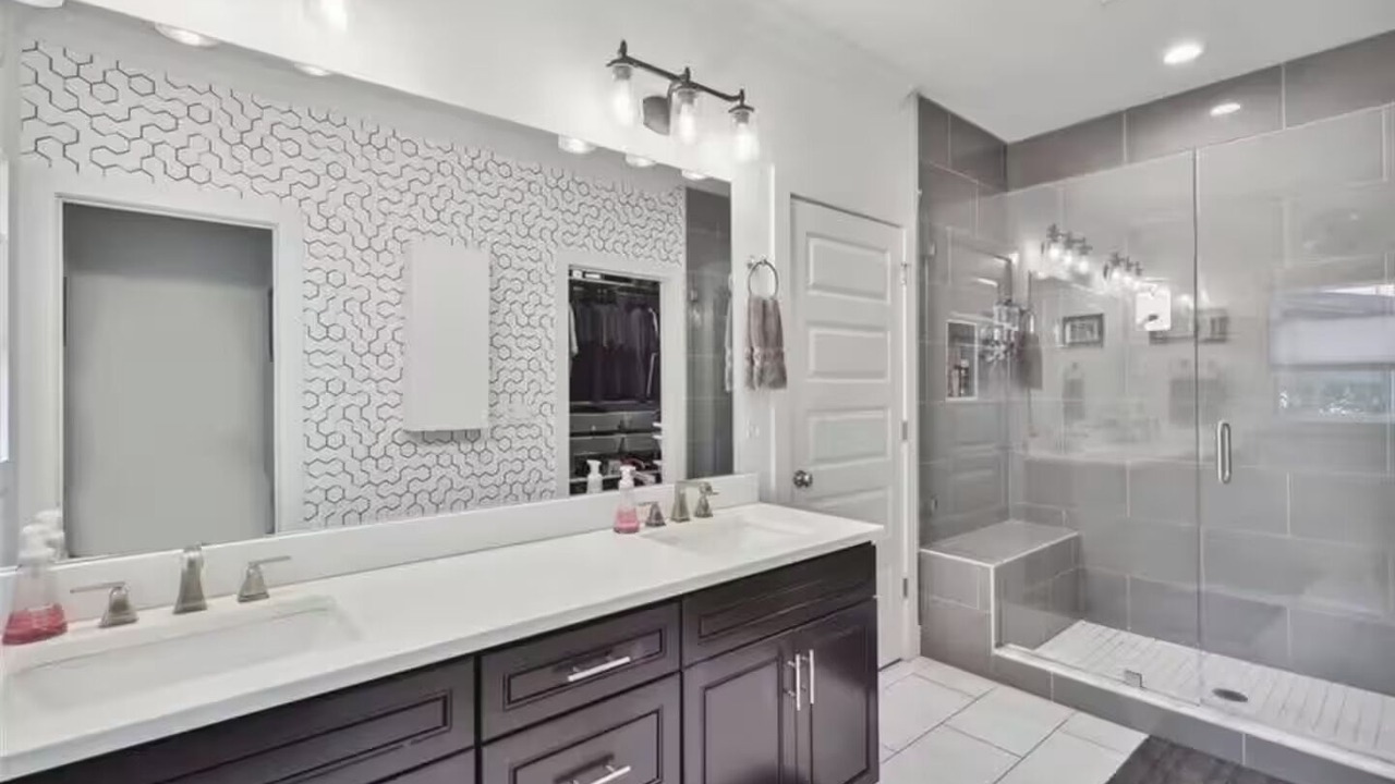 Photo of Bathroom in Chosewood Park