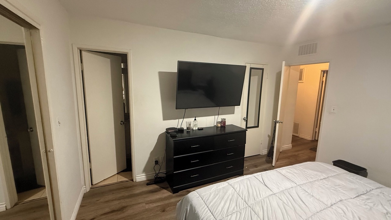 Photo of Bedroom in Sawtelle