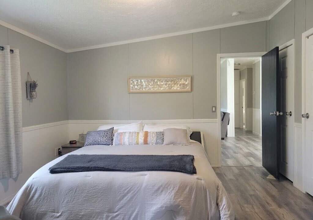 Photo of Bedroom in Seneca Falls