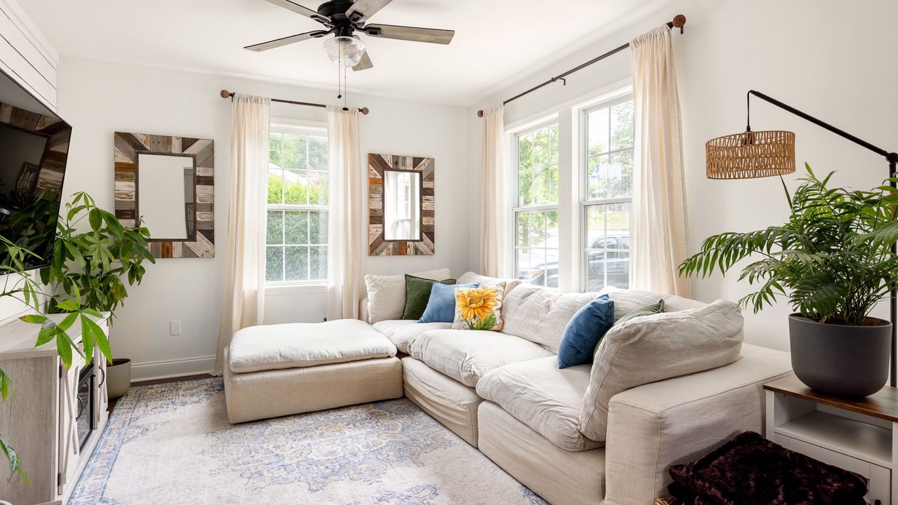 Photo of Livingroom in East Side