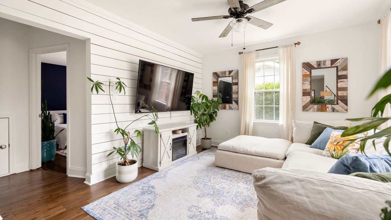 Photo of Livingroom in East Side
