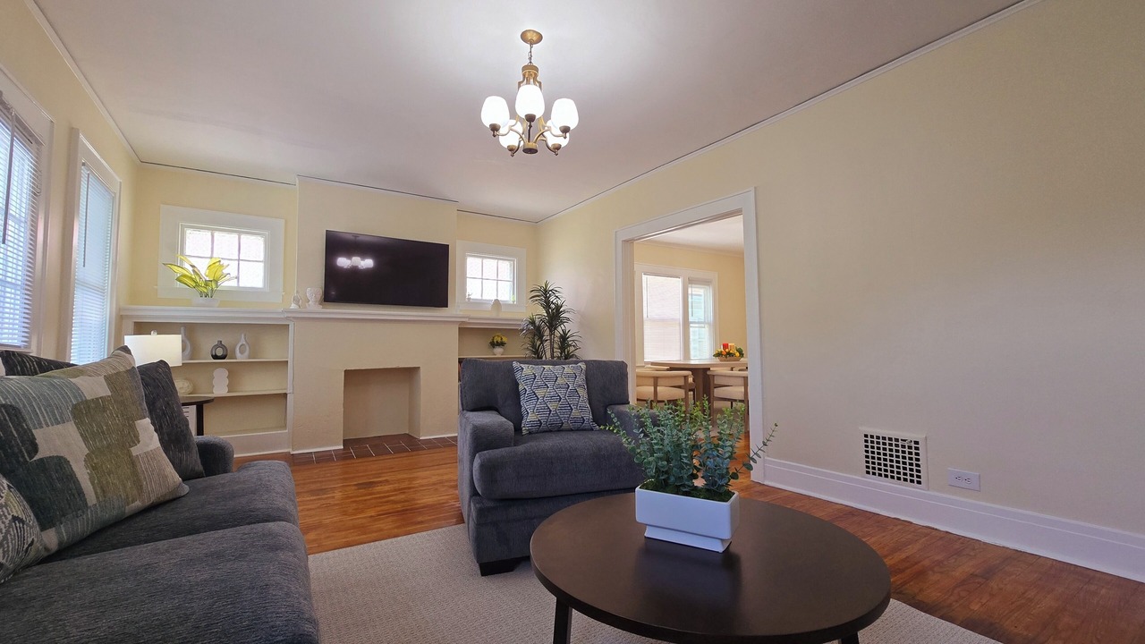 Photo of Livingroom in Eastside