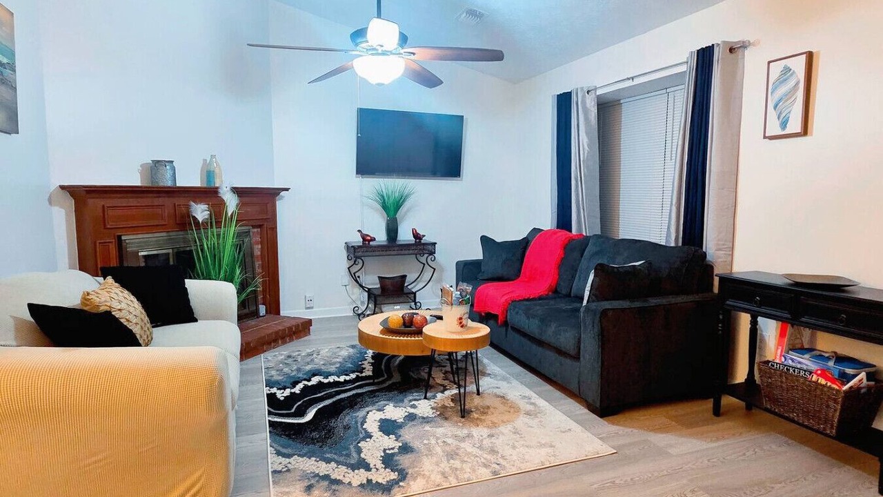 Photo of Livingroom in Irondale