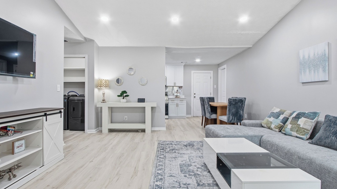 Photo of Livingroom in Doraville