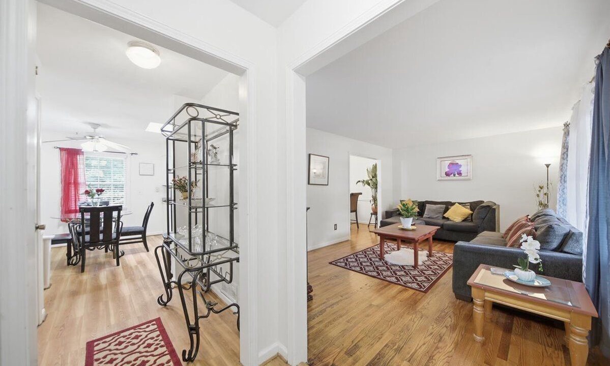 Photo of Livingroom in Stone Mountain