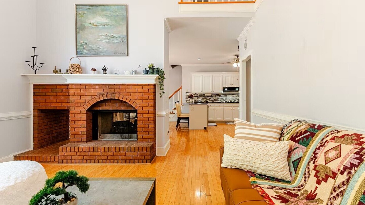Photo of Livingroom in Lilburn