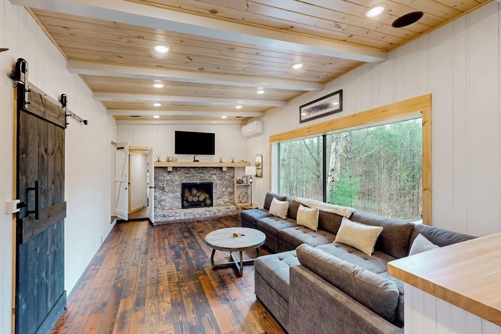 Photo of Livingroom in North Creek