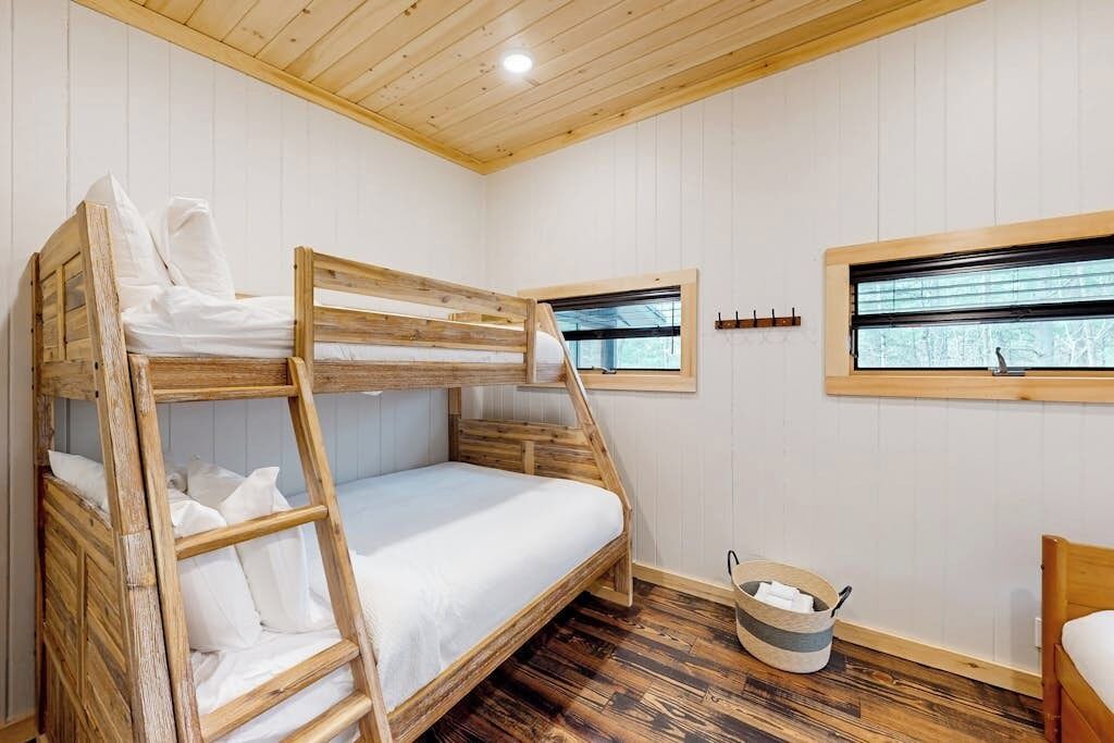 Photo of Bedroom in North Creek
