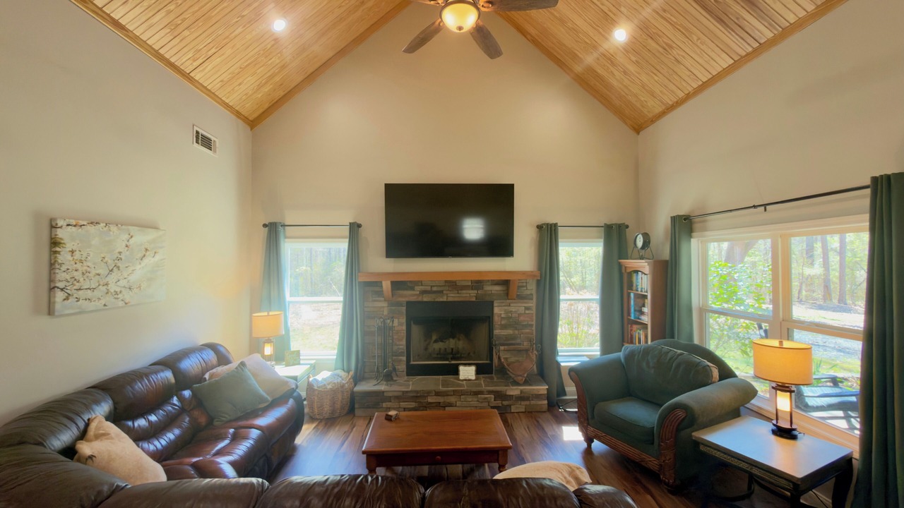 Photo of Livingroom in Inman