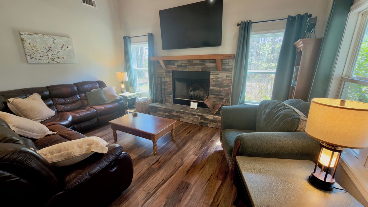 Photo of Livingroom in Inman