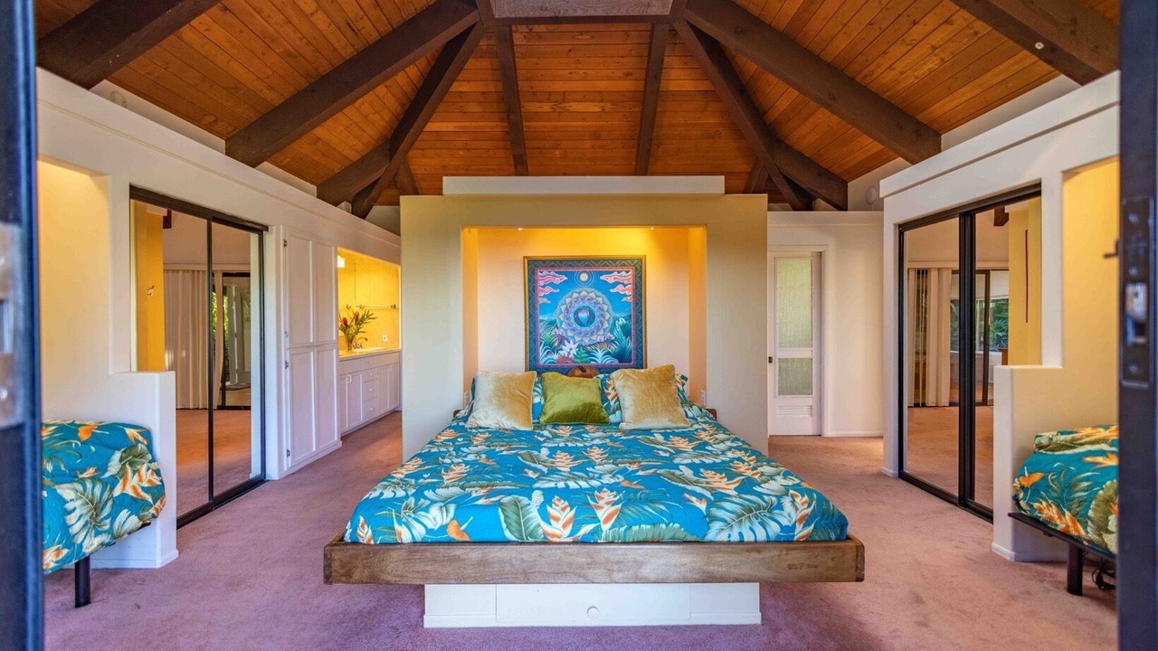 Photo of Bedroom in Haiku