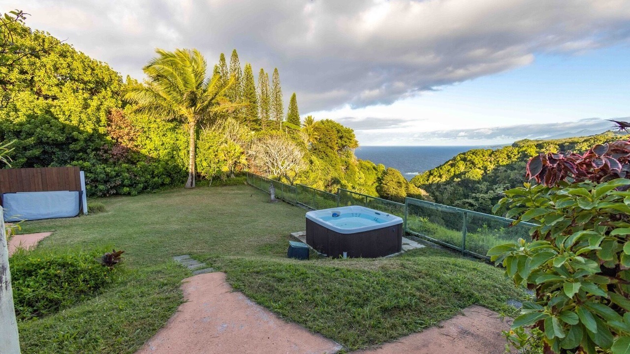 Photo of Outdoor in Haiku