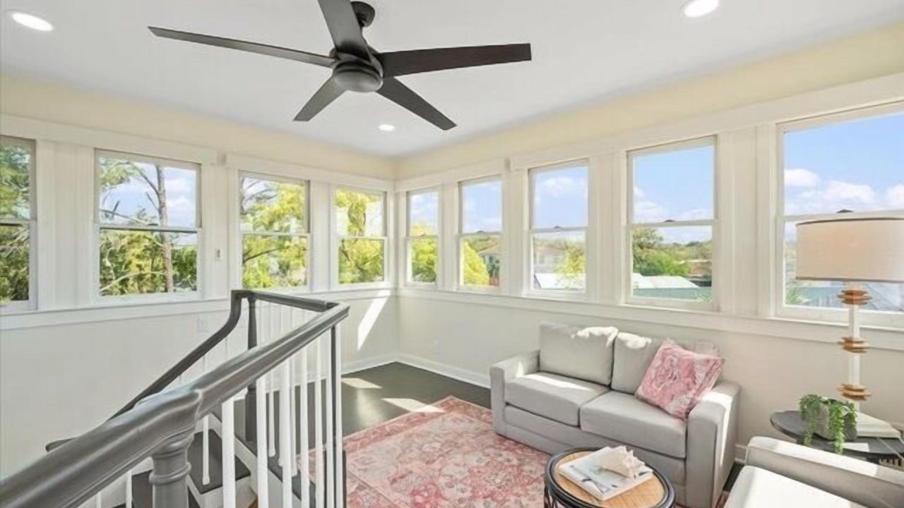 Photo of Livingroom in King City