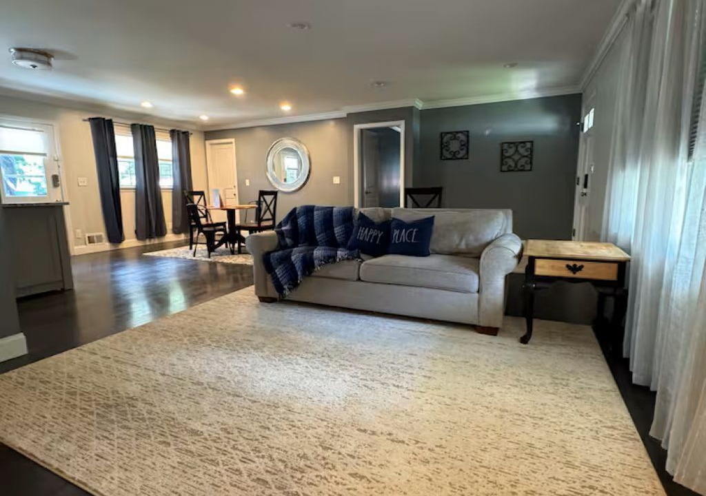 Photo of Livingroom in Tucker