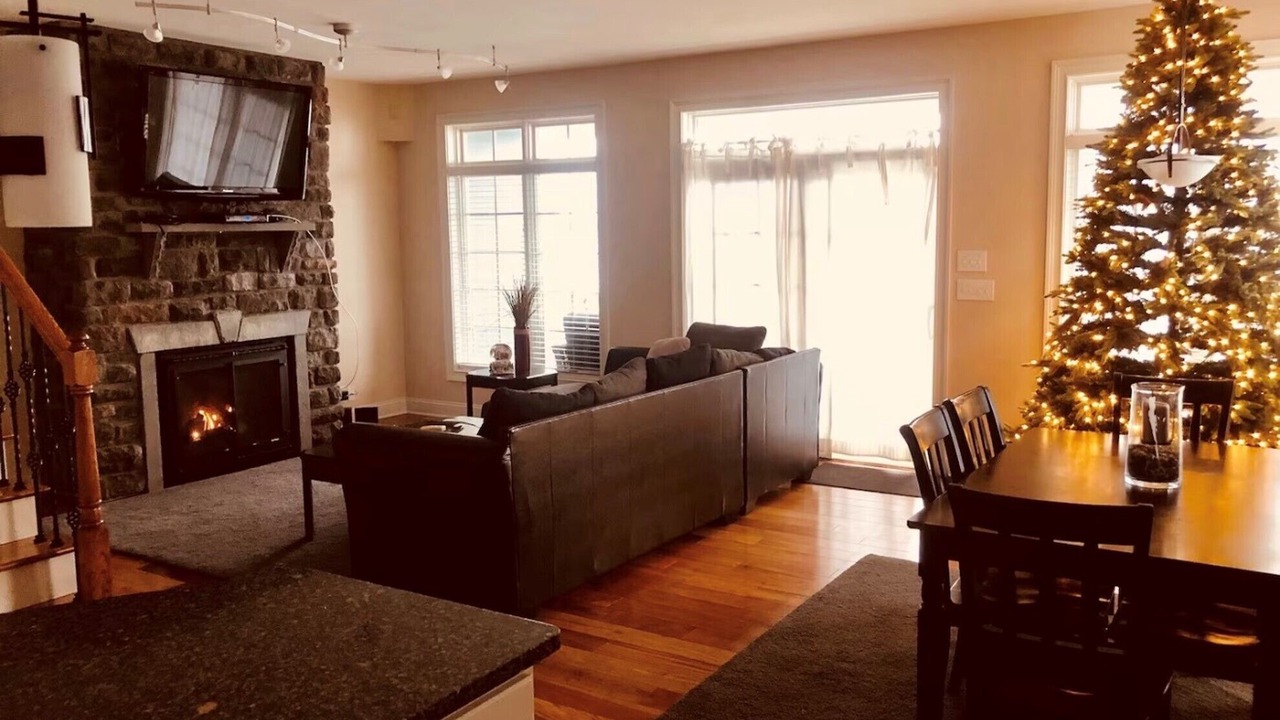Photo of Livingroom in Saratoga Springs