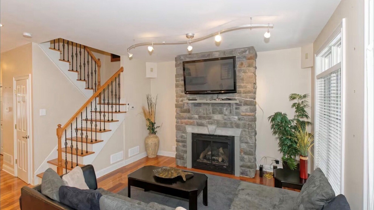 Photo of Livingroom in Saratoga Springs