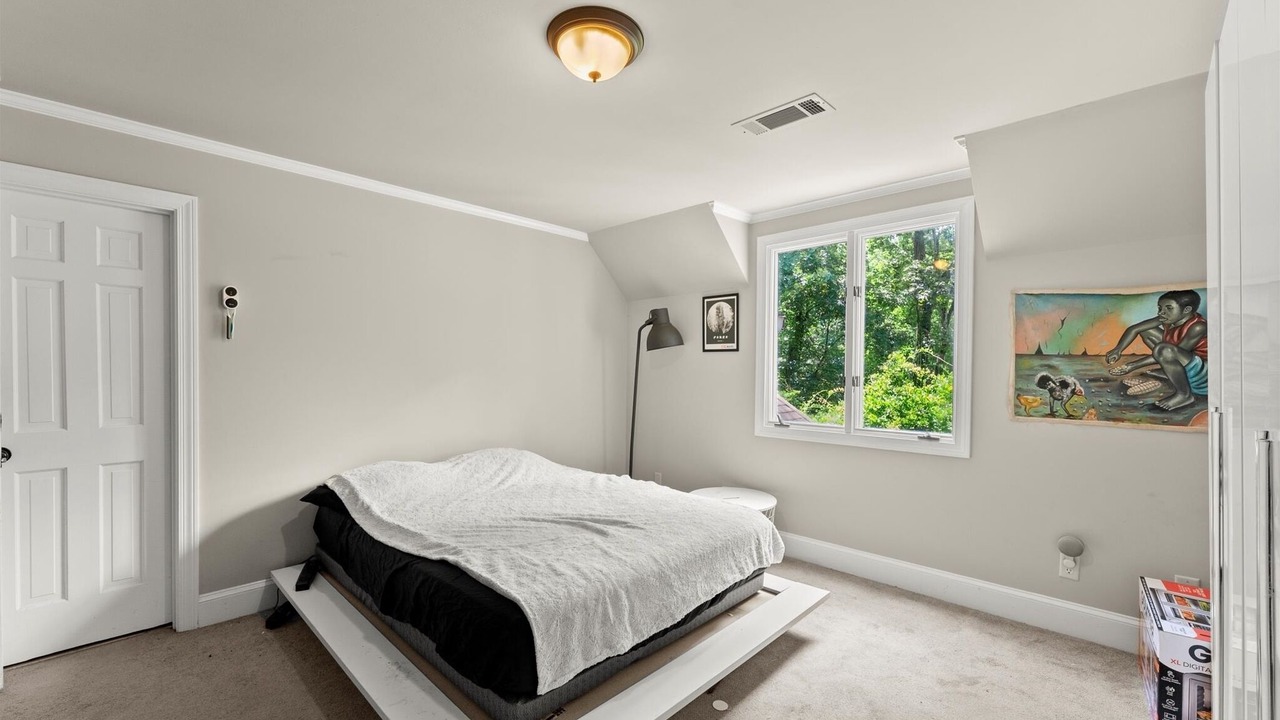 Photo of Bedroom in Sandy Springs