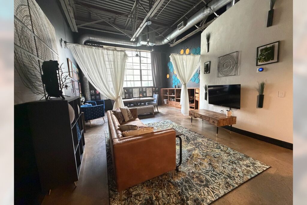 Photo of Livingroom in Candler Park